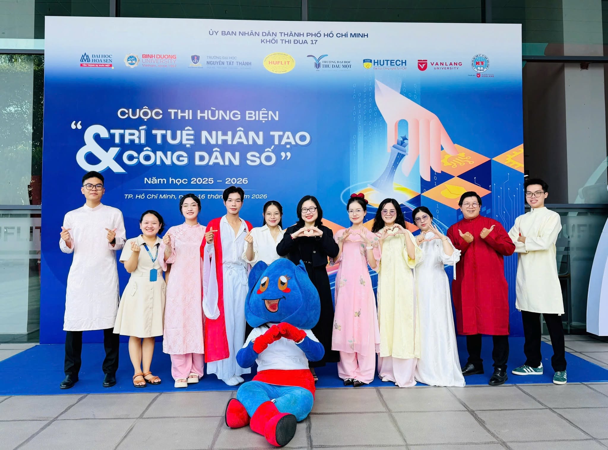 Bwin là hãng gì Bwin nhà cái chính thức giành giải Ba cuộc thi hùng biện về Trí tuệ nhân tạo và Công dân số