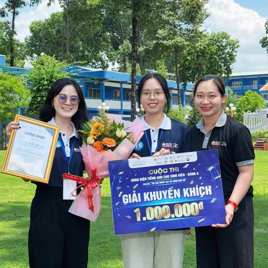 Bwin là hãng gì ngành Ngôn ngữ Anh Bwin nhà cái chính thức khẳng định năng lực hội nhập tại Cuộc thi Hùng biện tiếng Anh Khối Thi đua 17